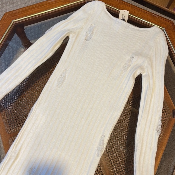 Forever 21 Distressed Sweater Dress - Picture 5 of 8